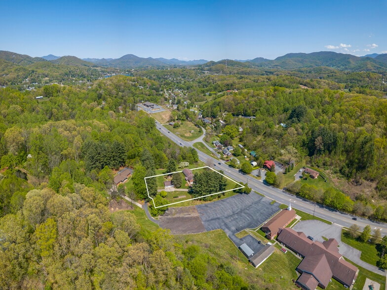 96 Tower Ln, Waynesville, NC for sale - Building Photo - Image 3 of 28