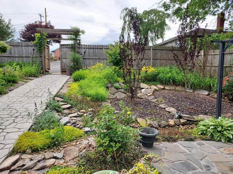 178 S Caldwell St, Brevard, NC à vendre - Photo du bâtiment - Image 3 de 34