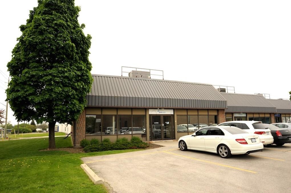 504 Iroquois Shore Rd, Oakville, ON for sale Primary Photo- Image 1 of 1