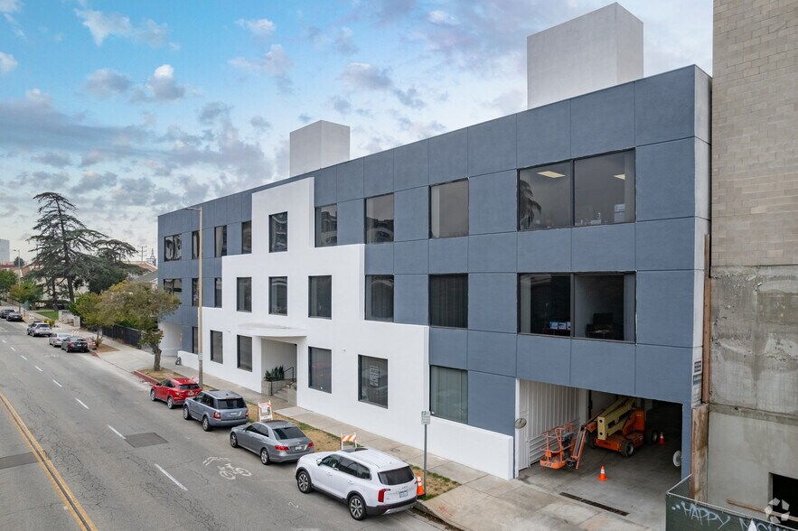 600 W Broadway, Glendale, CA à louer - Photo du bâtiment - Image 3 de 20