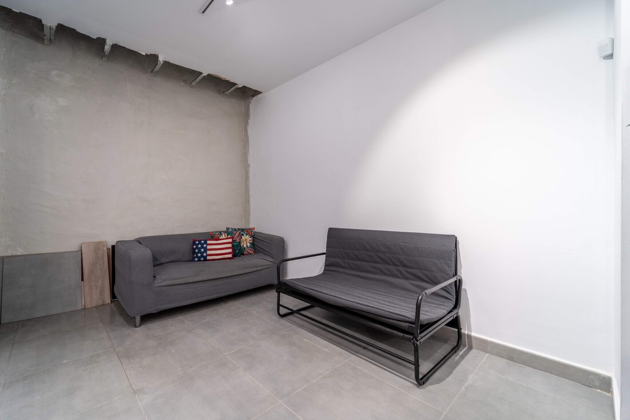 Retail in Marbella for sale Building Photo- Image 1 of 19