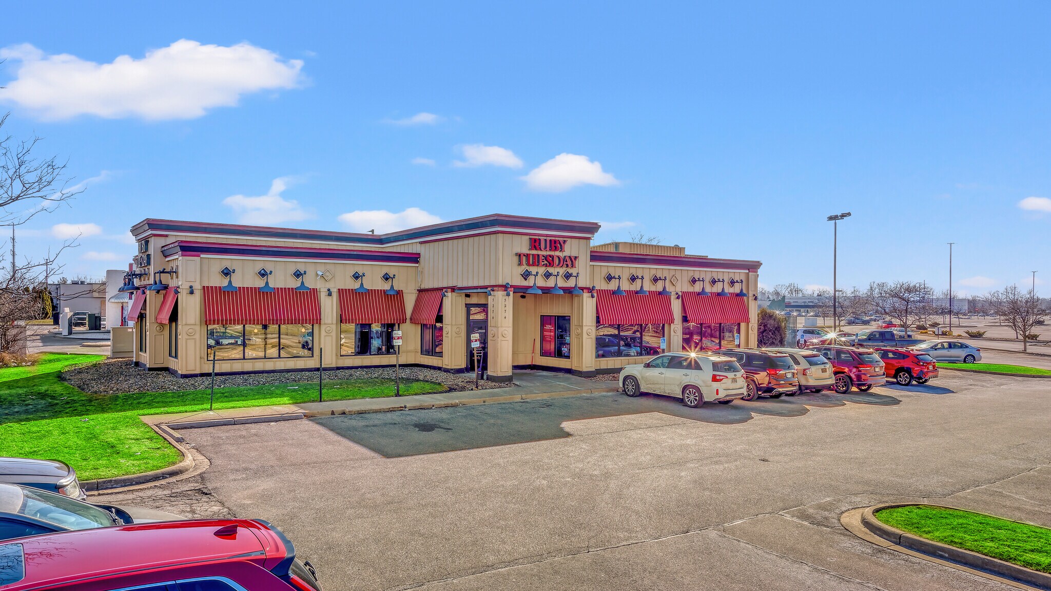 5274 N Abbe Rd, Sheffield Village, OH à vendre Photo principale- Image 1 de 9