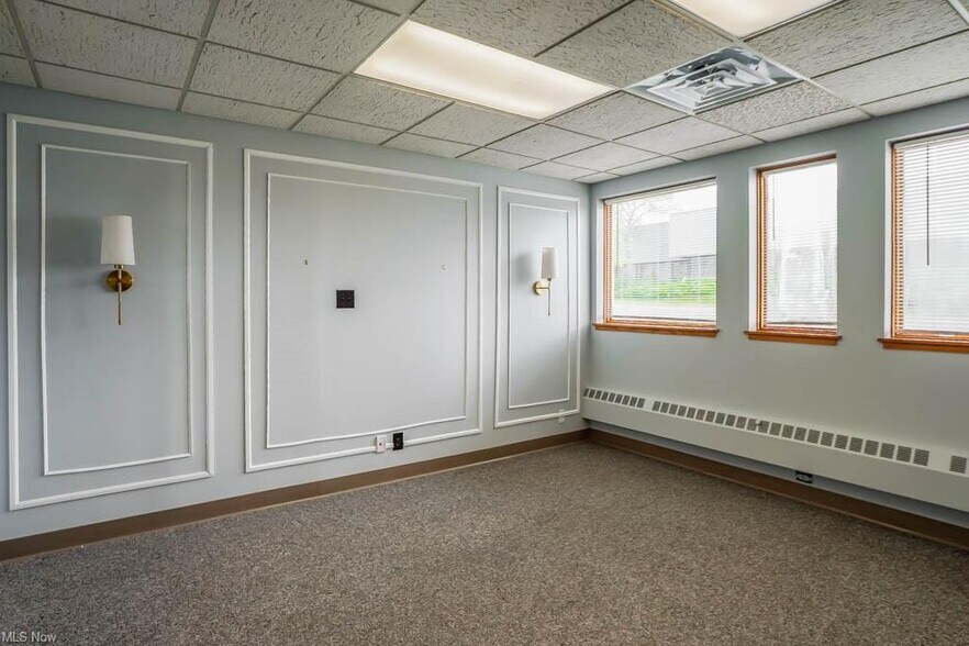 4974 Higbee Ave NW, Canton, OH à louer - Photo du bâtiment - Image 2 de 18
