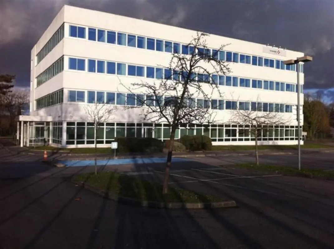 157 Rue De La Minière, Buc for sale Primary Photo- Image 1 of 7