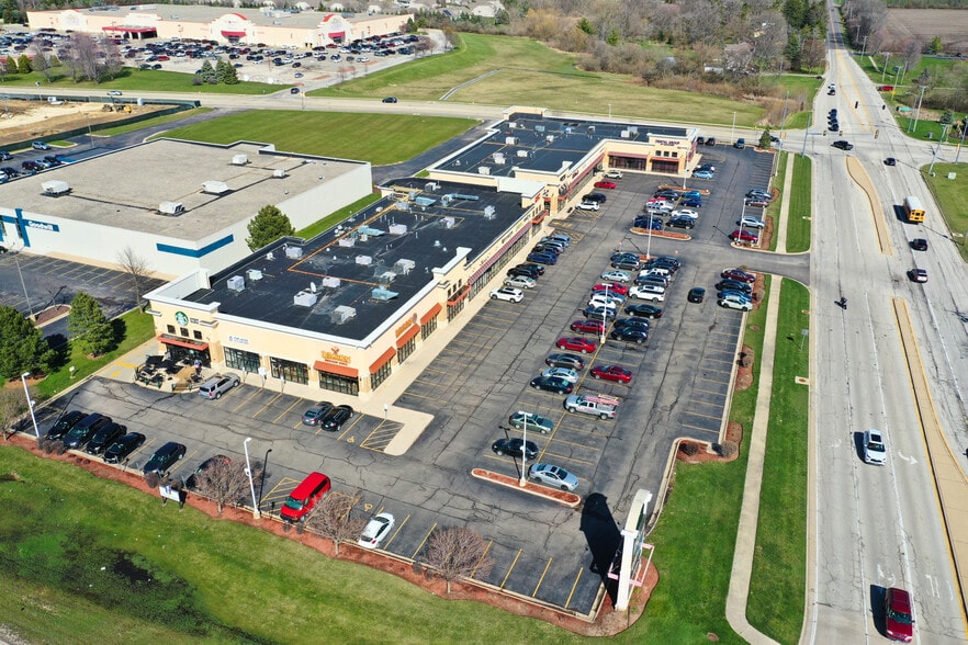 3001-3061 N Perryville Rd, Rockford, IL à louer - Photo du bâtiment - Image 3 de 10