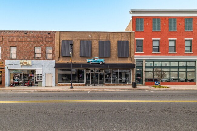 More details for 128 S Scales St, Reidsville, NC - Retail for Sale