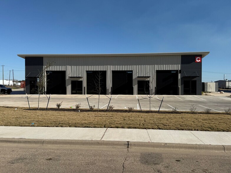 704 Progress Dr, Killeen, TX à louer - Photo du bâtiment - Image 2 de 15