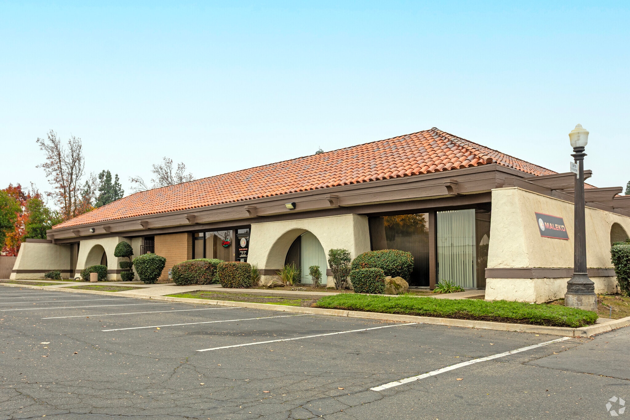5070 N 6th St, Fresno, CA à vendre Photo principale- Image 1 de 6