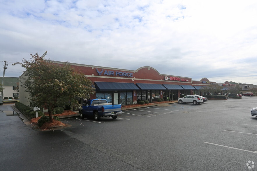 674-696 McQueen Smith Rd N, Prattville, AL for lease - Primary Photo - Image 1 of 1