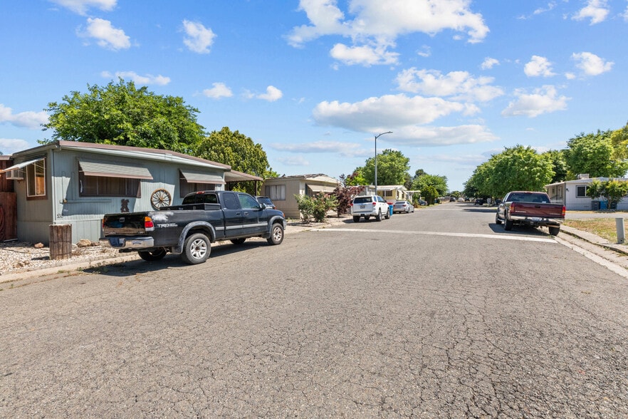 2864 Jefferson Ave, Yuba City, CA for sale - Building Photo - Image 3 of 10