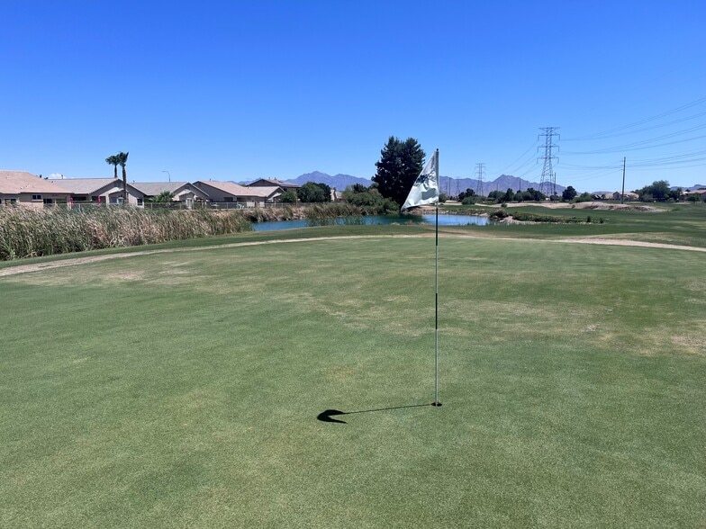 100 N Clubhouse Dr, Avondale, AZ à vendre - Photo du bâtiment - Image 3 de 12
