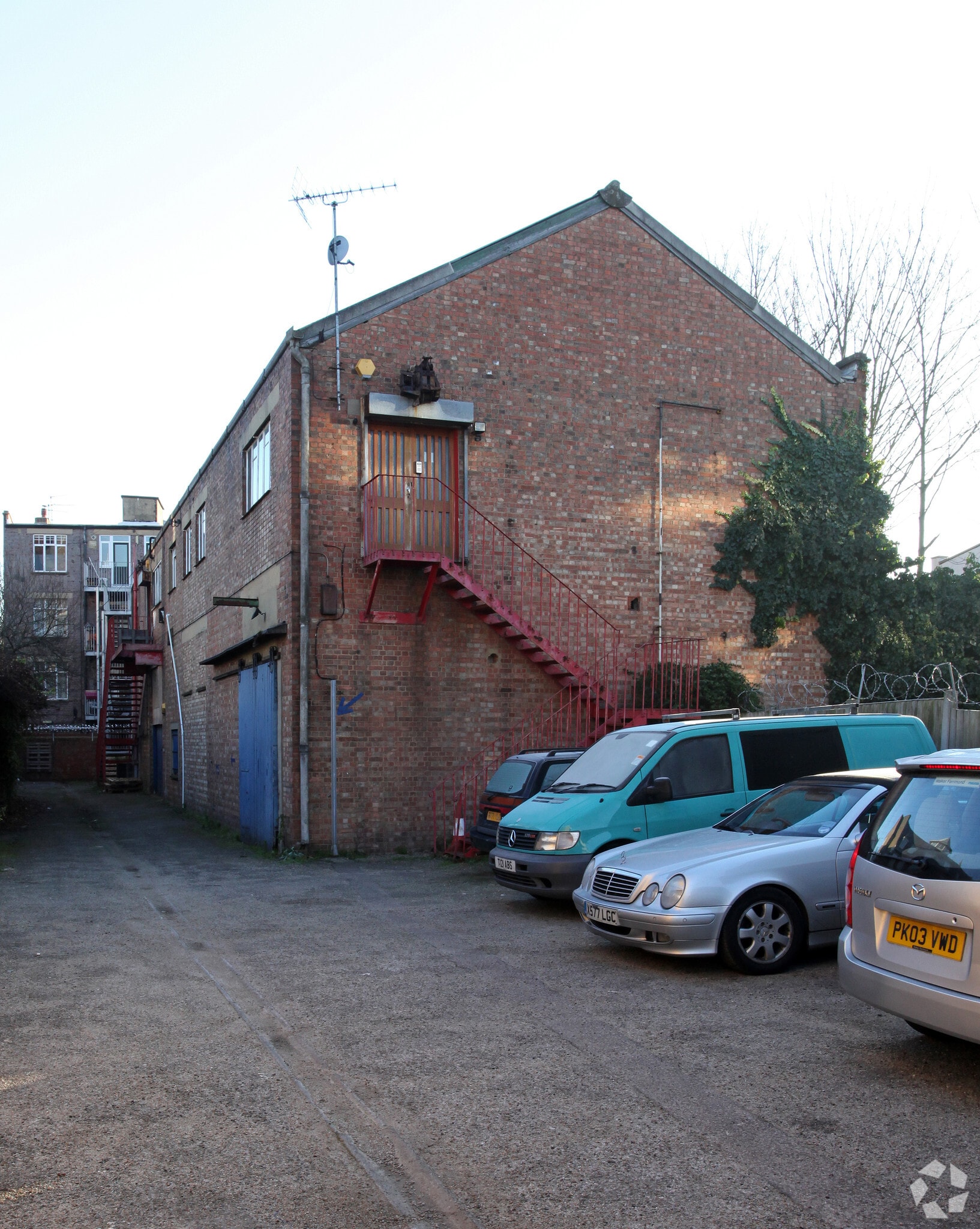 22-24 Powell Rd, London for lease Primary Photo- Image 1 of 3