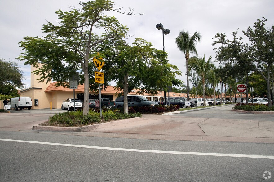 Harbor Dr, Miami, FL à louer - Photo du bâtiment - Image 2 de 11