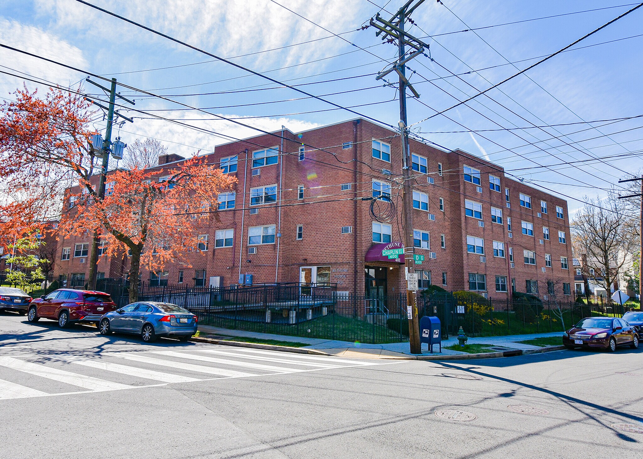 401 Chaplin St SE, Washington, DC à vendre Photo du bâtiment- Image 1 de 10