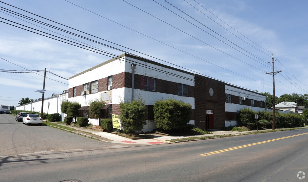 235-239 Jersey Ave, New Brunswick, NJ à louer - Photo du bâtiment - Image 2 de 4