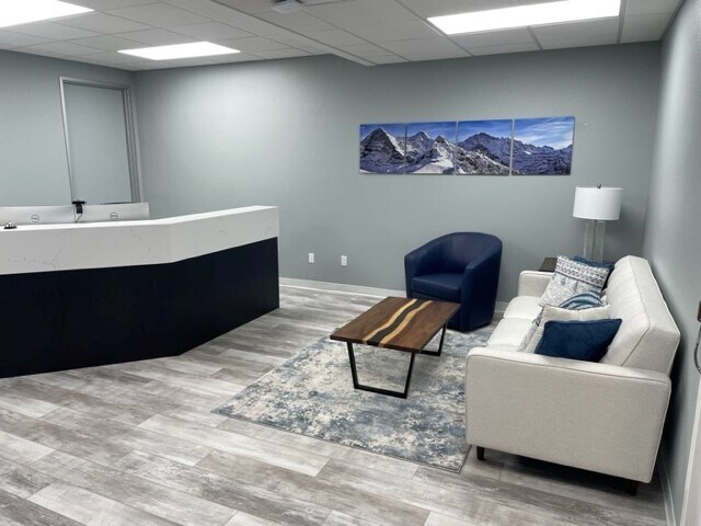 16855 W Bernardo Dr, San Diego, CA à louer - Photo intérieure - Image 2 de 9