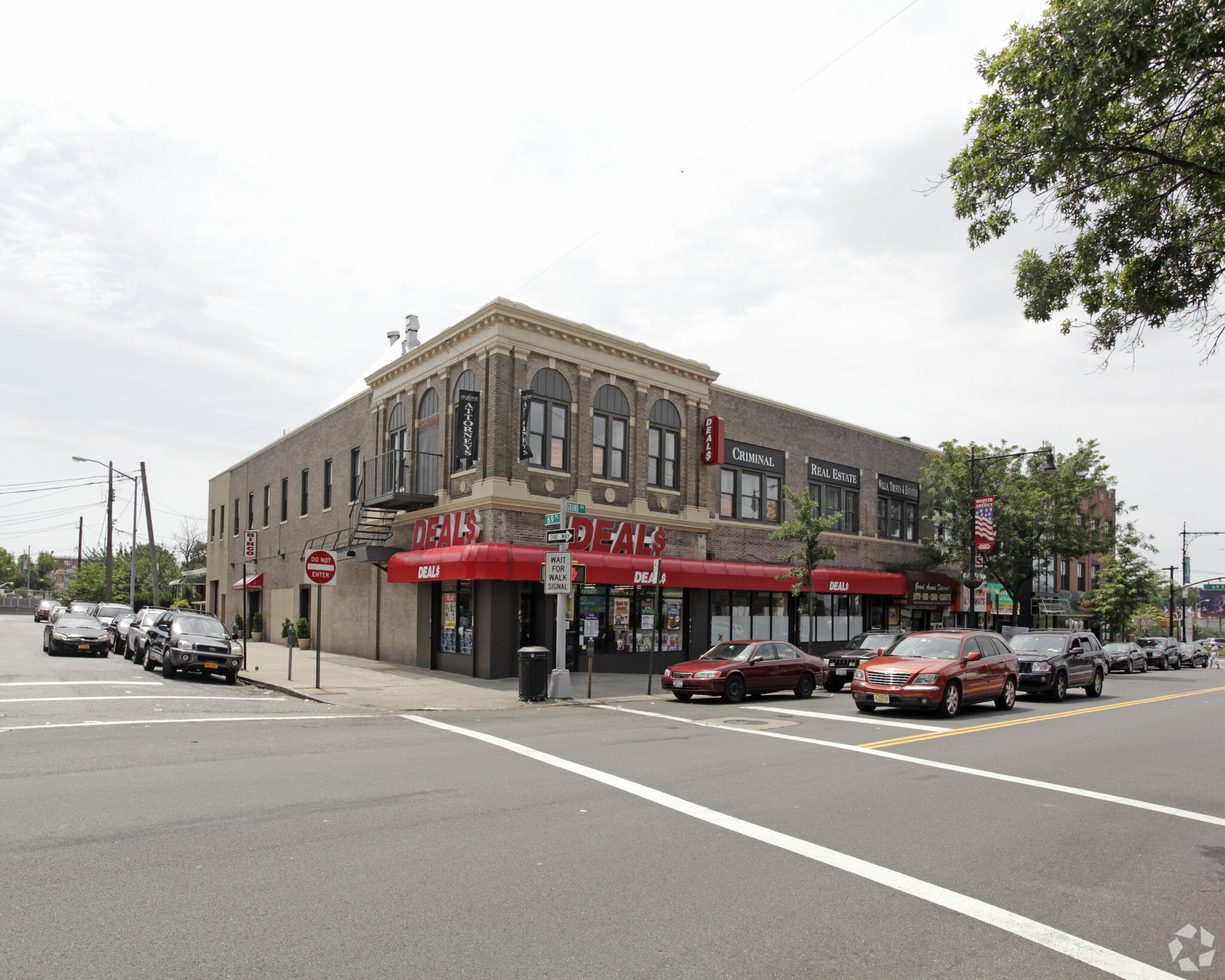 69-06-69-10 Grand Ave, Maspeth, NY for lease Primary Photo- Image 1 of 33