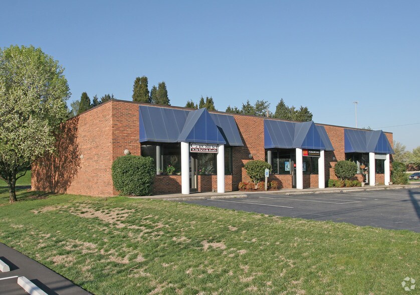 3748 Reynolda Rd, Winston-Salem, NC à louer - Photo du bâtiment - Image 2 de 11