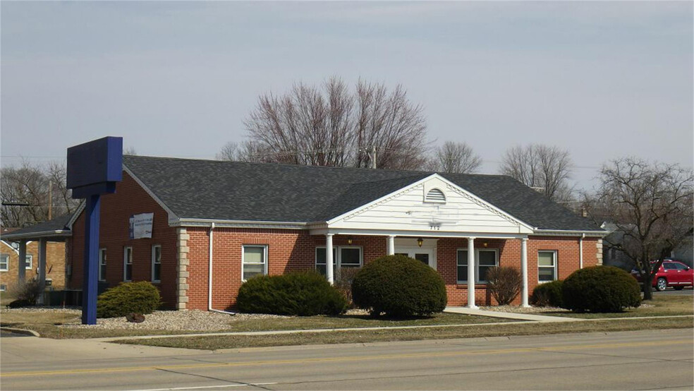 712 11th St, De Witt, IA for sale - Building Photo - Image 1 of 1