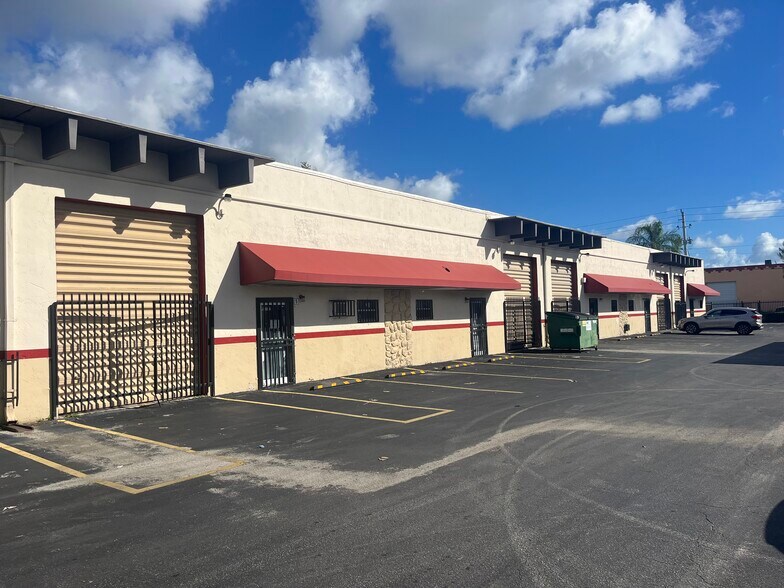 13740 NW 19th Ave, Opa-locka, FL à louer - Photo du bâtiment - Image 2 de 25