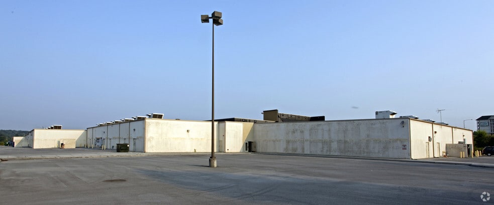 196-236 Collier Dr, Sevierville, TN for lease - Building Photo - Image 3 of 8