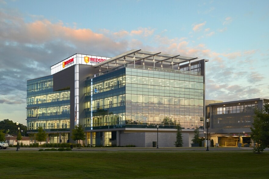 200 Davis Cir SW, Huntsville, AL for lease - Building Photo - Image 2 of 8