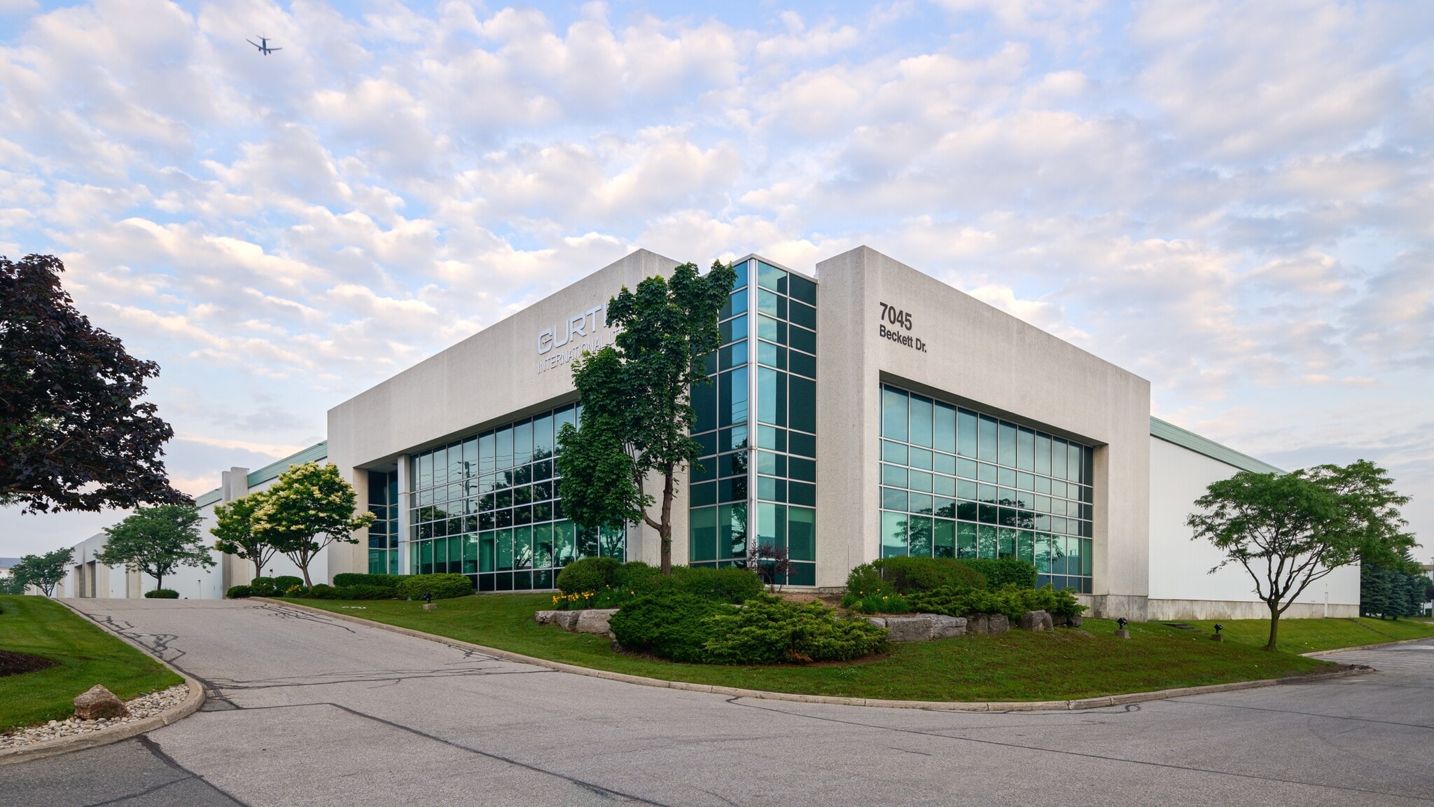 7045 Beckett Dr, Mississauga, ON à louer Photo principale- Image 1 de 7