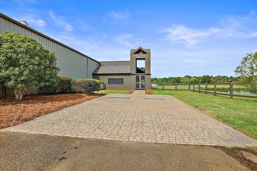 809 N Church St, Florence, MS à louer - Photo du bâtiment - Image 3 de 26