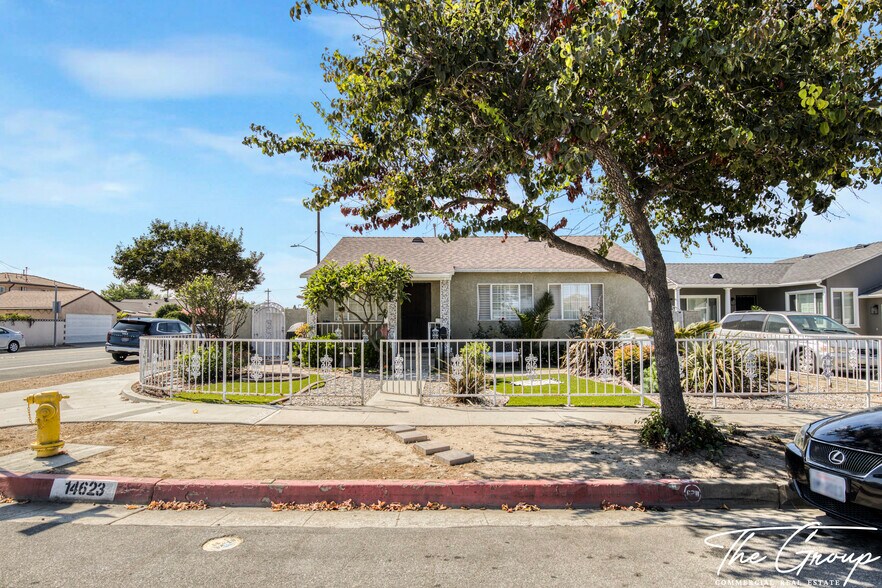 14623 Roxton Ave, Gardena, CA for sale - Building Photo - Image 2 of 12