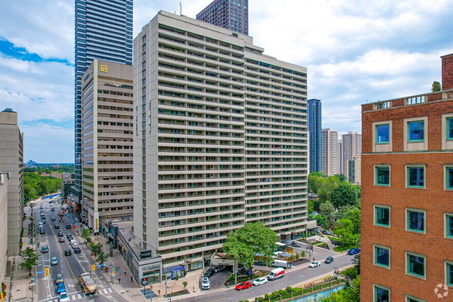 77 Huntley St, Toronto, ON for lease - Primary Photo - Image 1 of 22