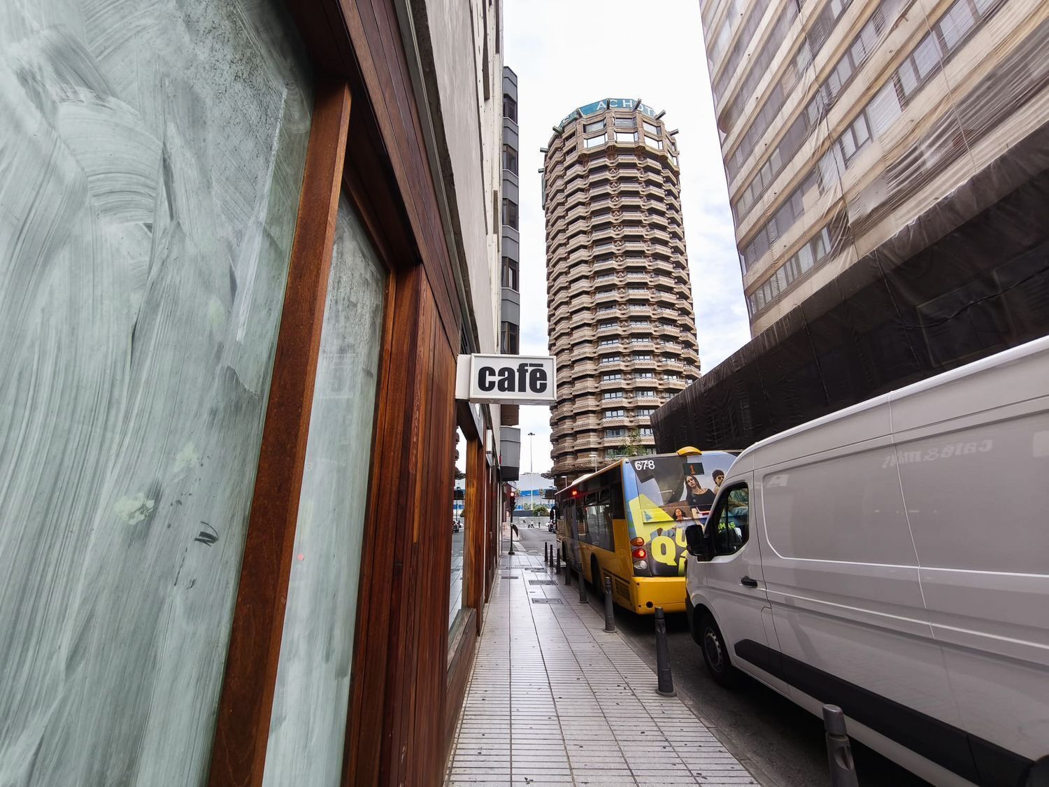 Calle Alfredo L Jones, 10, Las Palmas de Gran Canaria, Las Palmas for lease Building Photo- Image 1 of 7