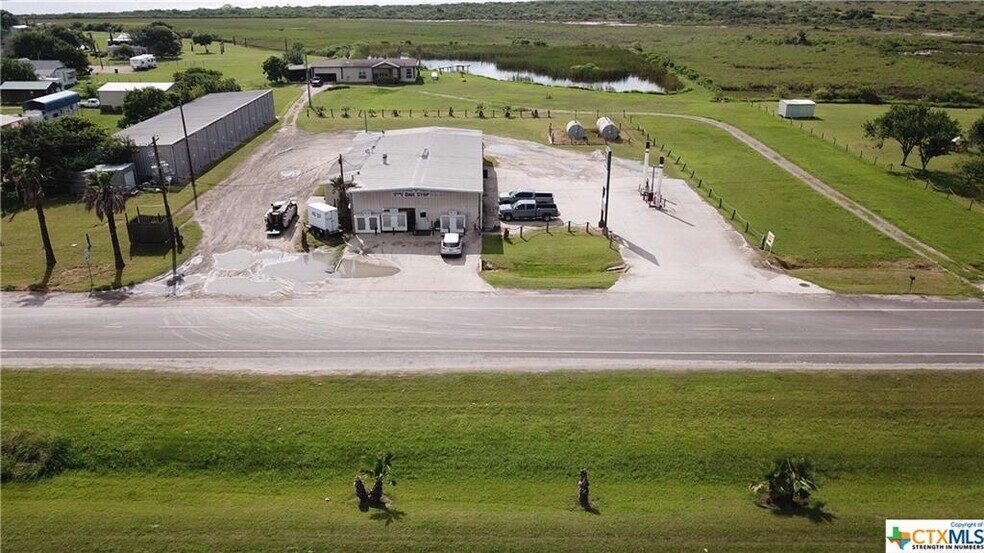 514 Margie Tewmey Rd, Port Lavaca, TX à vendre - Photo du bâtiment - Image 2 de 18