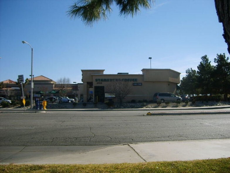 2062 W Avenue K, Lancaster, CA for lease - Building Photo - Image 2 of 4