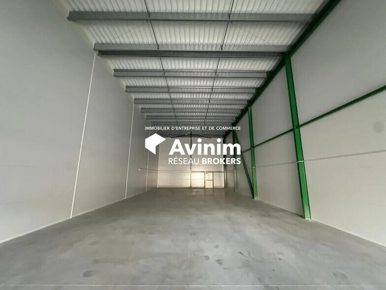 Flex in Bernes-sur-Oise for lease - Building Photo - Image 2 of 7