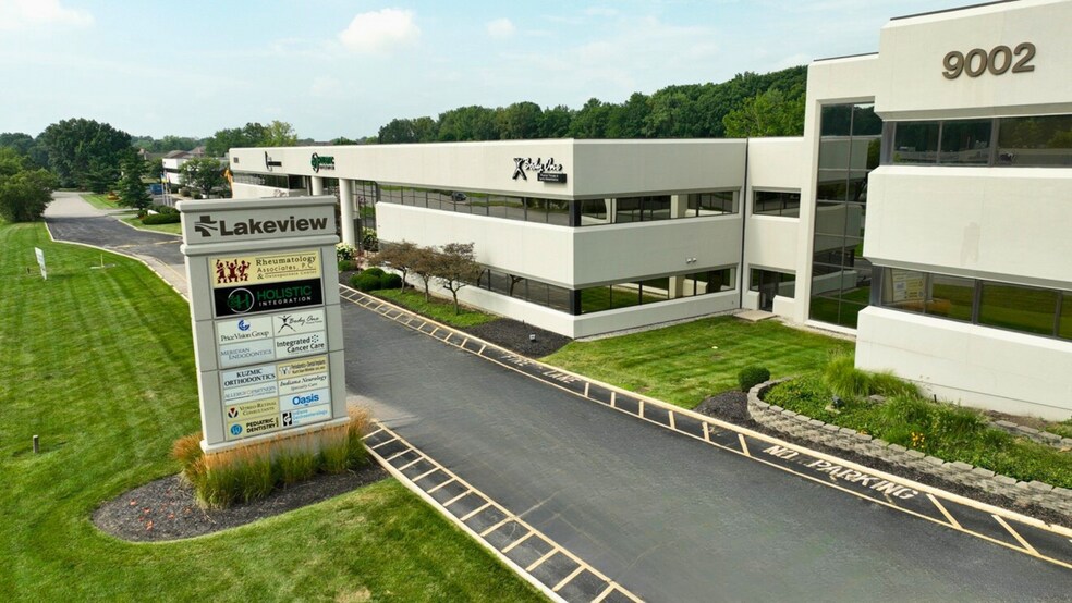 8902-9002 N Meridian St, Indianapolis, IN à louer - Photo du bâtiment - Image 2 de 10