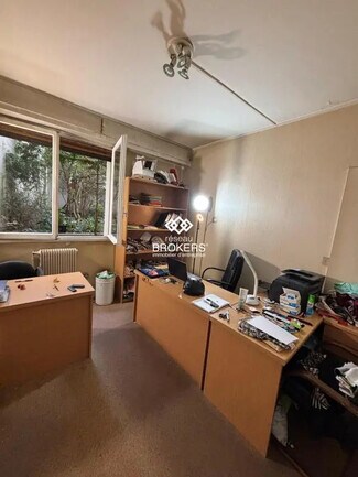 Plus de détails pour Multi-résidentiel à vendre