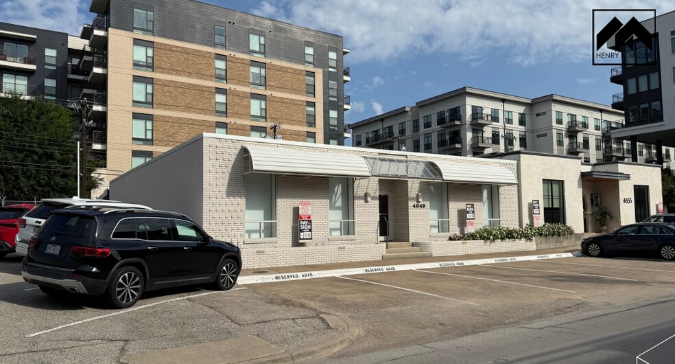 4649 Insurance Ln, Dallas, TX à louer - Photo du bâtiment - Image 1 de 6
