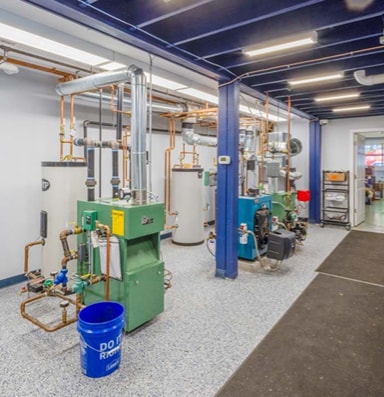 28 Commercial Ct, Auburn, NH for sale - Interior Photo - Image 3 of 8