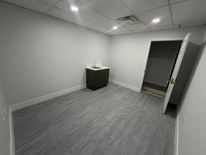 587 E State Road 434, Longwood, FL for lease - Building Photo - Image 2 of 15