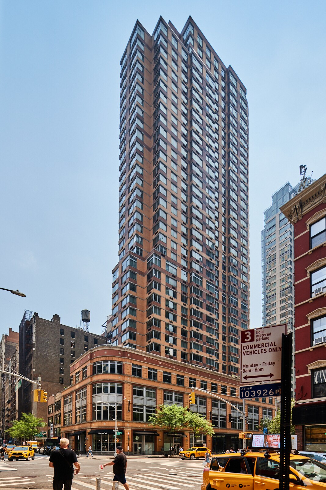 776 6th Ave, New York, NY for lease Building Photo- Image 1 of 2