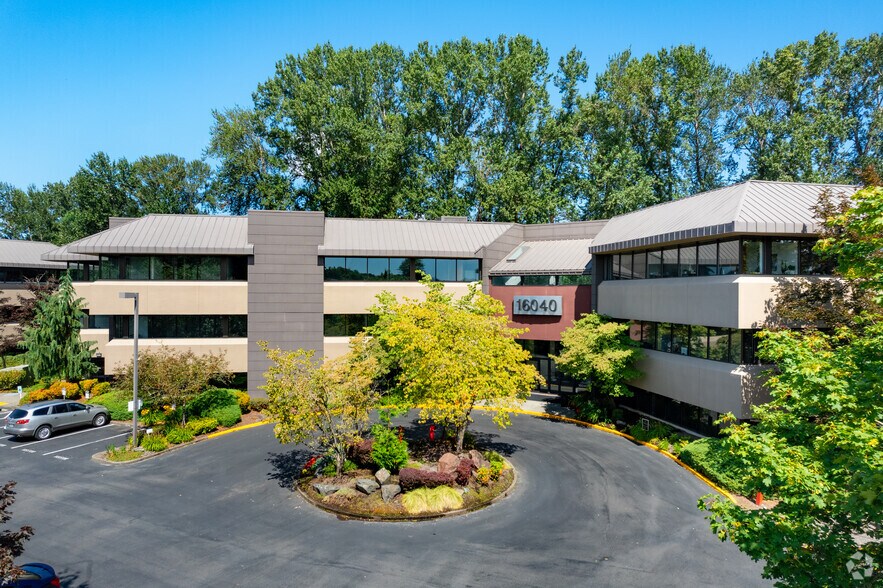 16040 Christensen Rd, Tukwila, WA à louer - Photo du bâtiment - Image 2 de 13