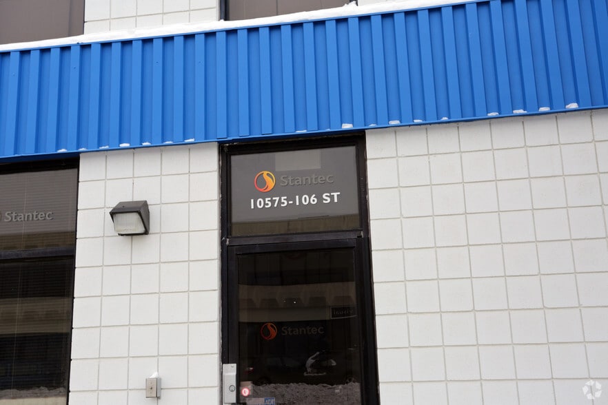 10576-10593 106th St NW, Edmonton, AB for lease - Building Photo - Image 2 of 7