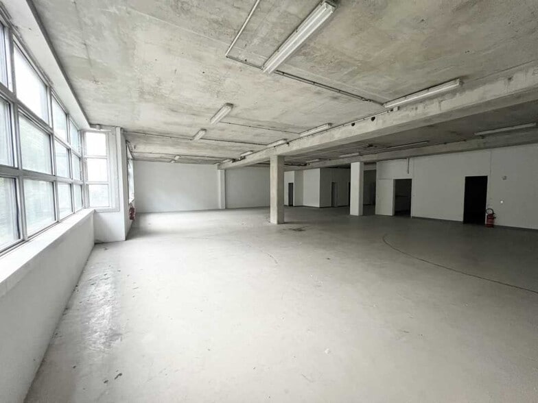 Rue Georges Auric, Paris for lease - Interior Photo - Image 2 of 5