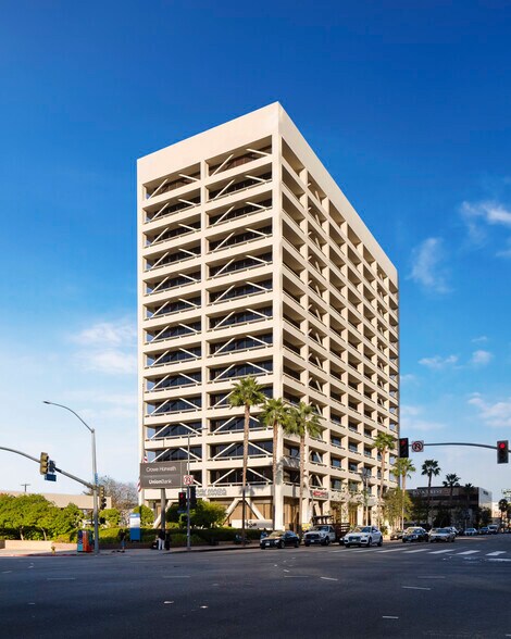 15233 Ventura Blvd, Sherman Oaks, CA à louer - Photo du bâtiment - Image 2 de 6