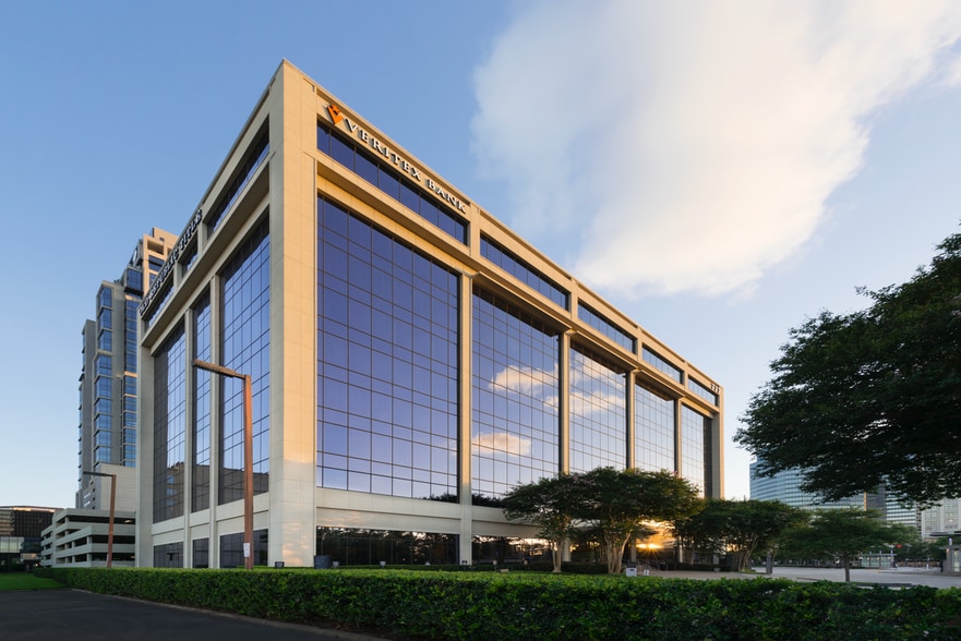 777 Post Oak Blvd, Houston, TX à louer - Photo du bâtiment - Image 3 de 10