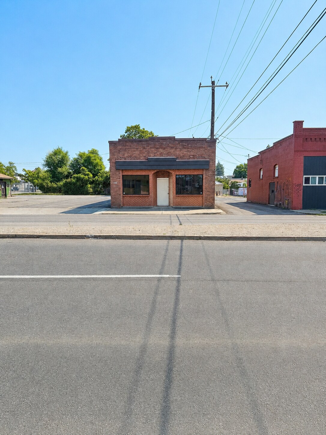 2166 N Hamilton St, Spokane, WA for lease Building Photo- Image 1 of 4