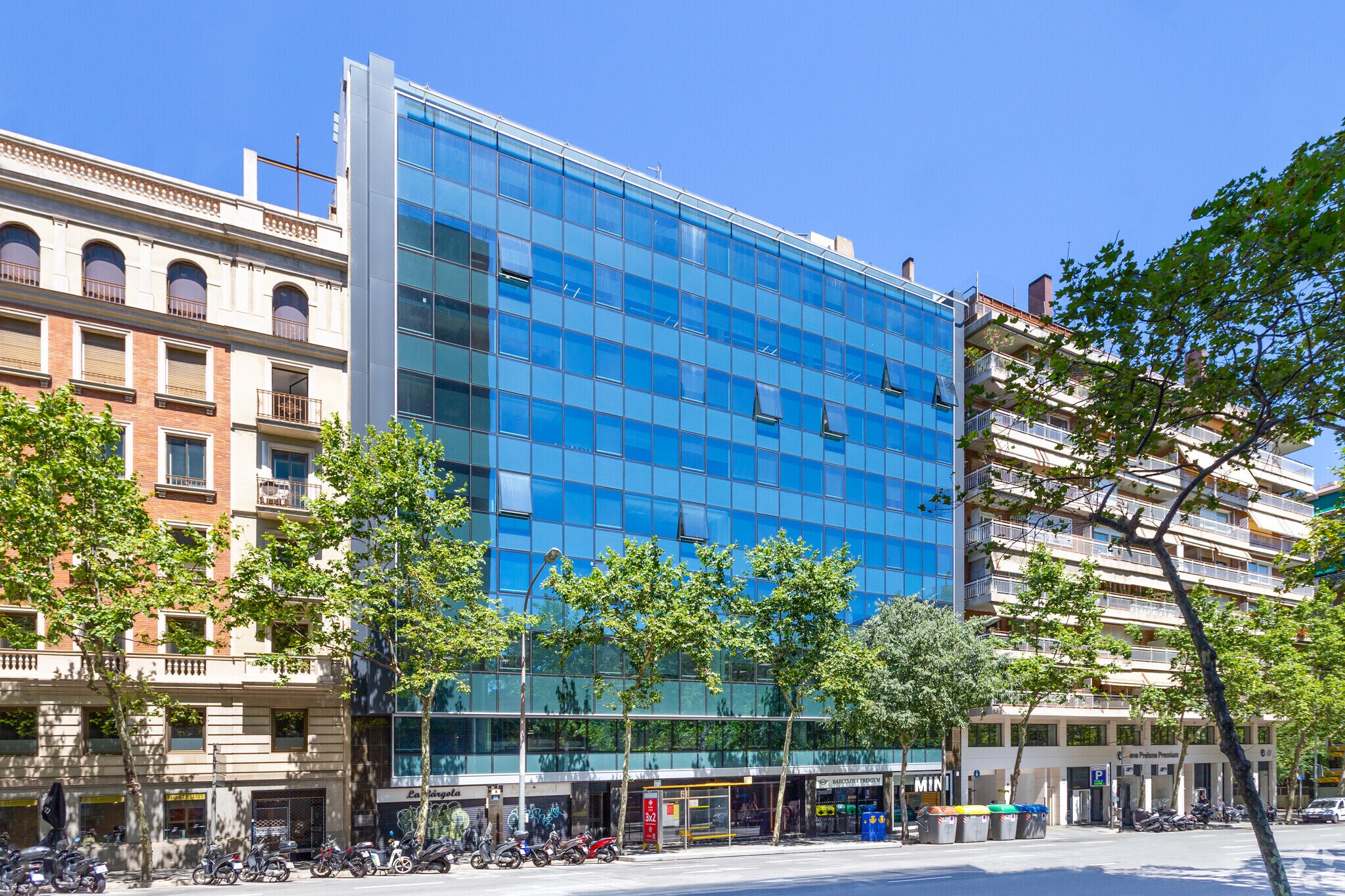 Office in Barcelona, Barcelona for lease Primary Photo- Image 1 of 4