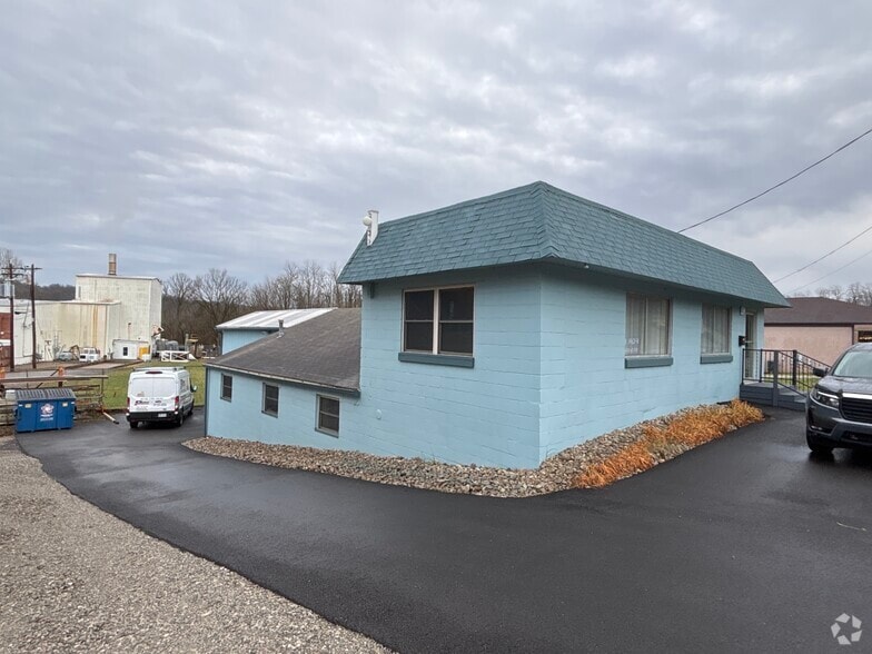 340 W Main St, Batavia, OH à vendre - Photo du bâtiment - Image 2 de 15