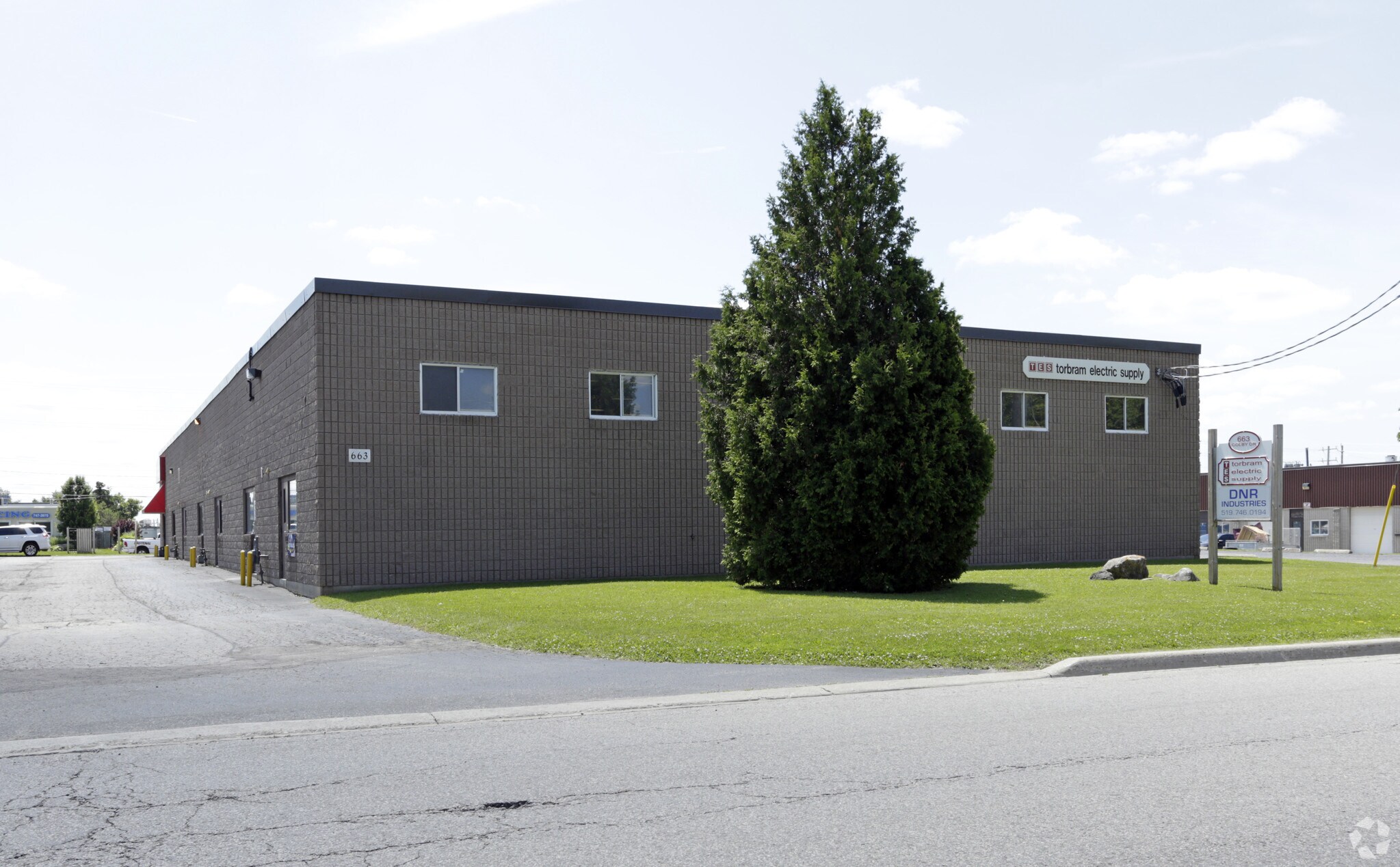 663 Colby Dr, Waterloo, ON for sale Primary Photo- Image 1 of 1