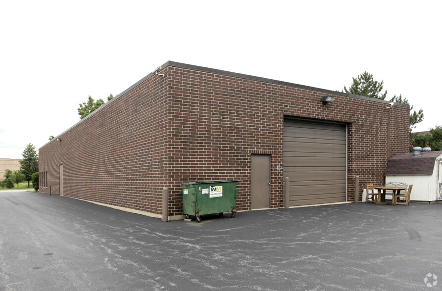 290 Telser Rd, Lake Zurich, IL for lease - Building Photo - Image 2 of 24